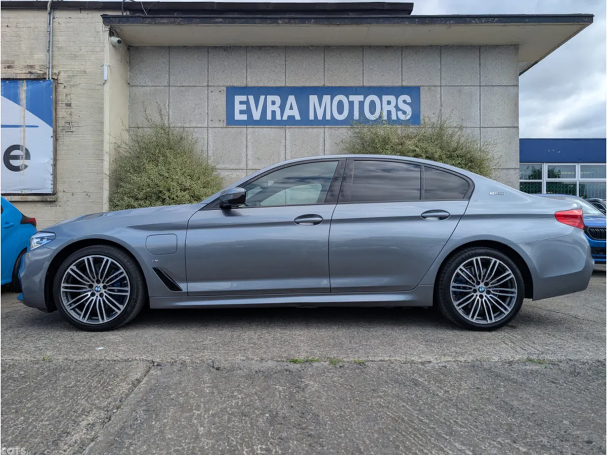 BMW 5-Series Saloon, Petrol Plug-in Hybrid, 2018, Blue