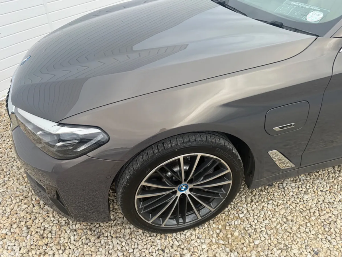 BMW 5-Series Saloon, Petrol Plug-in Hybrid, 2023, Grey