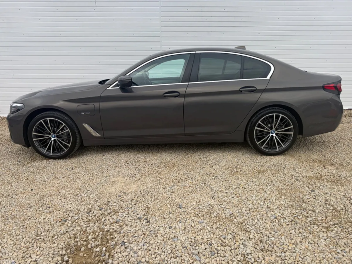 BMW 5-Series Saloon, Petrol Plug-in Hybrid, 2023, Grey