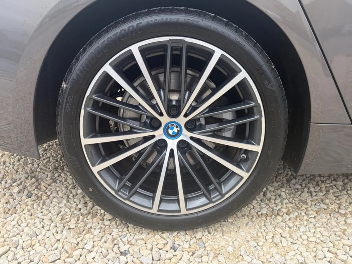 BMW 5-Series Saloon, Petrol Plug-in Hybrid, 2023, Grey