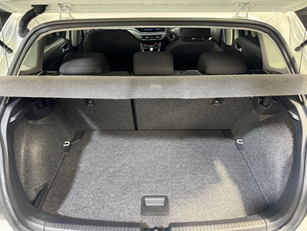 Volkswagen Polo Hatchback, Petrol, 2018, White