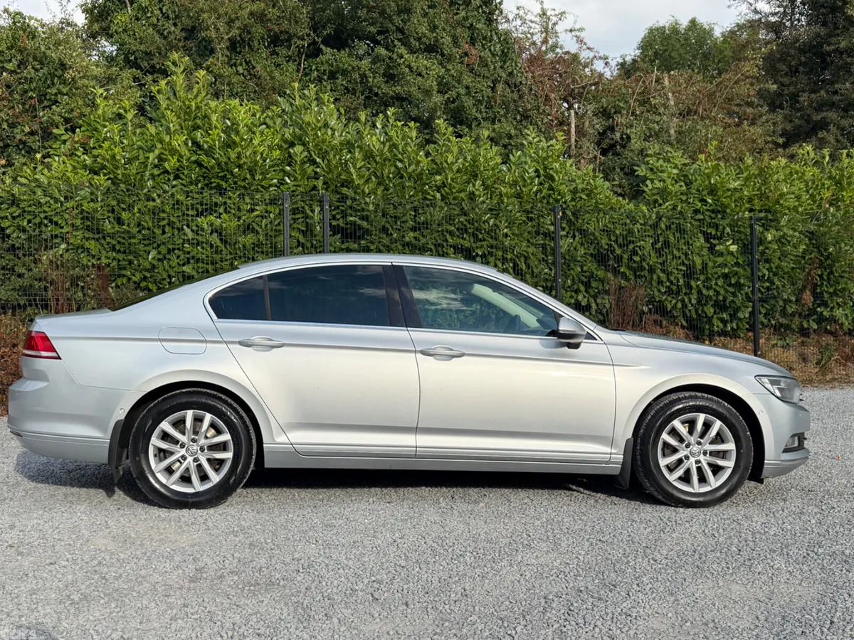 Volkswagen Passat Saloon, Diesel, 2016, Silver