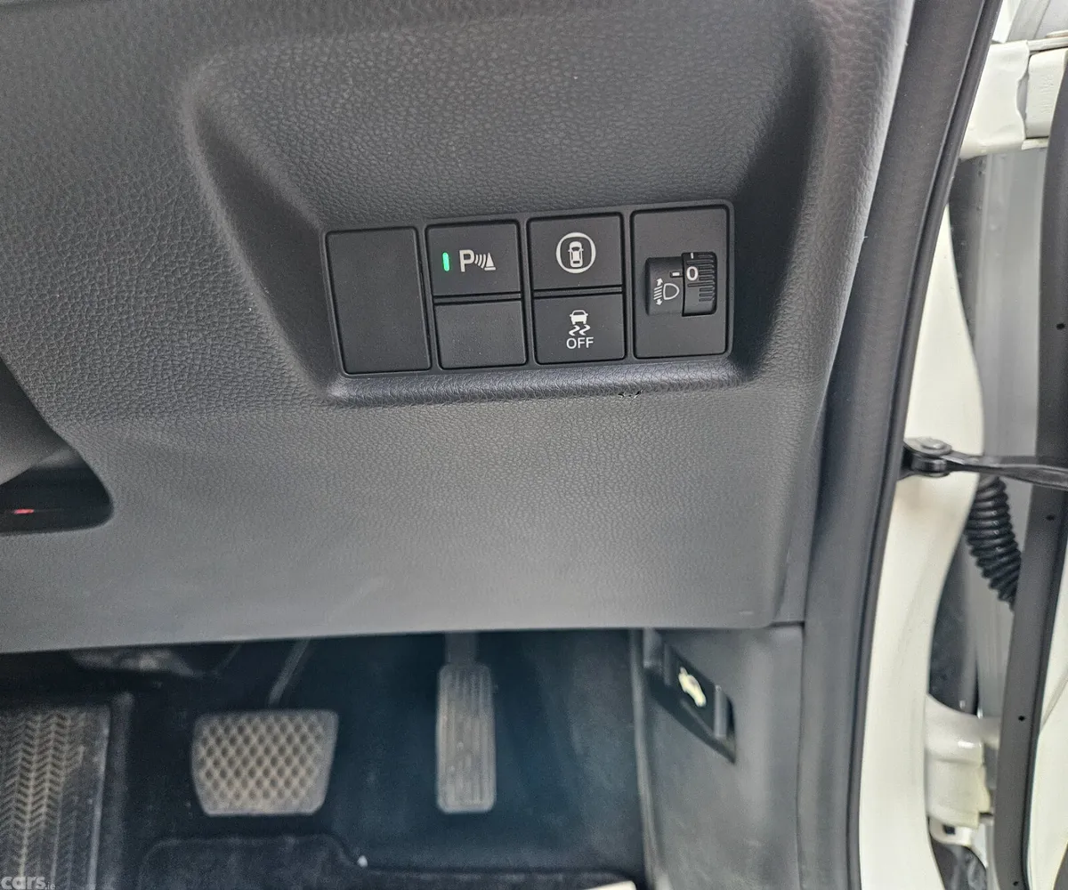 Honda Fit Hatchback, Petrol Hybrid, 2020, Silver