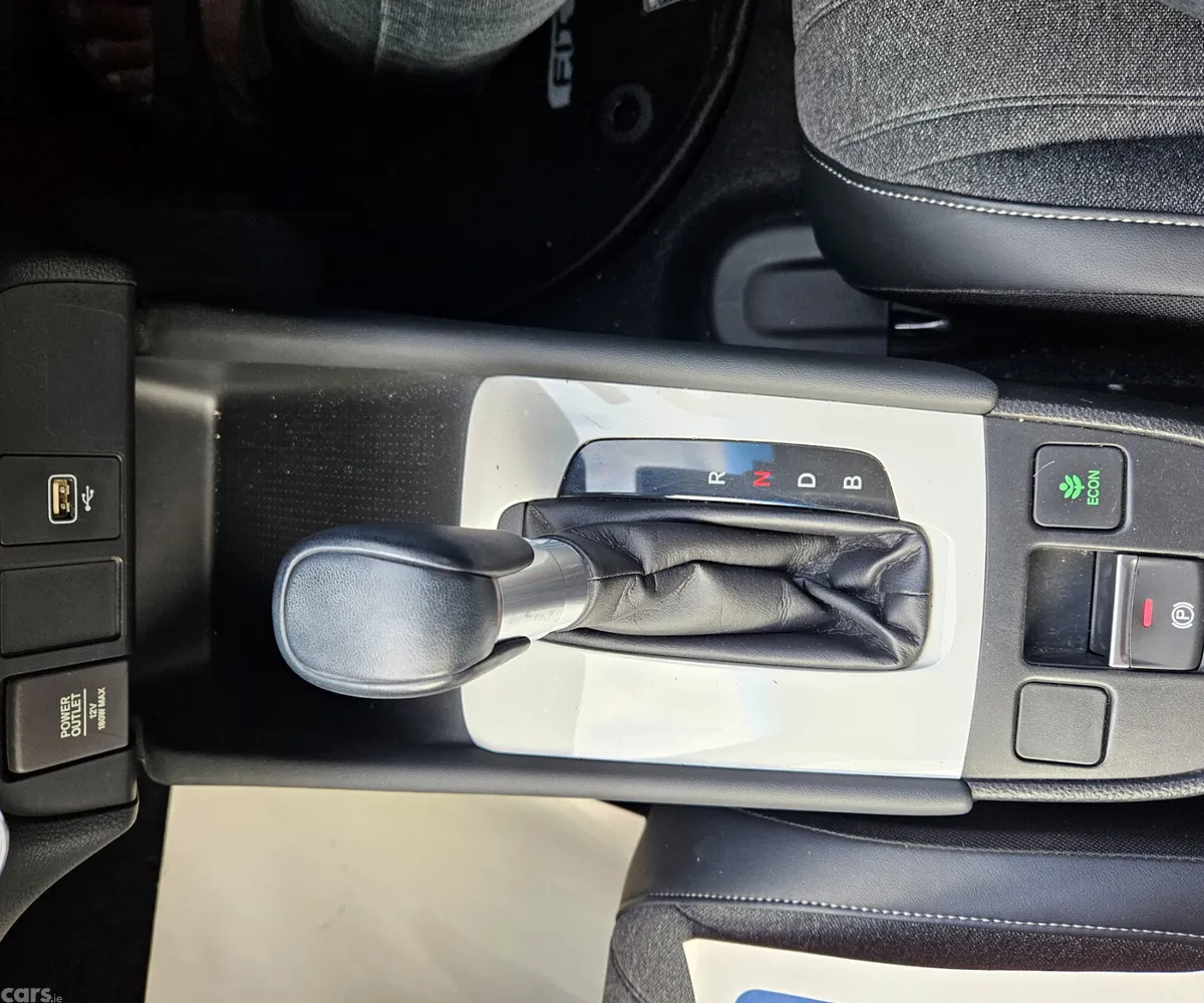 Honda Fit Hatchback, Petrol Hybrid, 2020, Silver