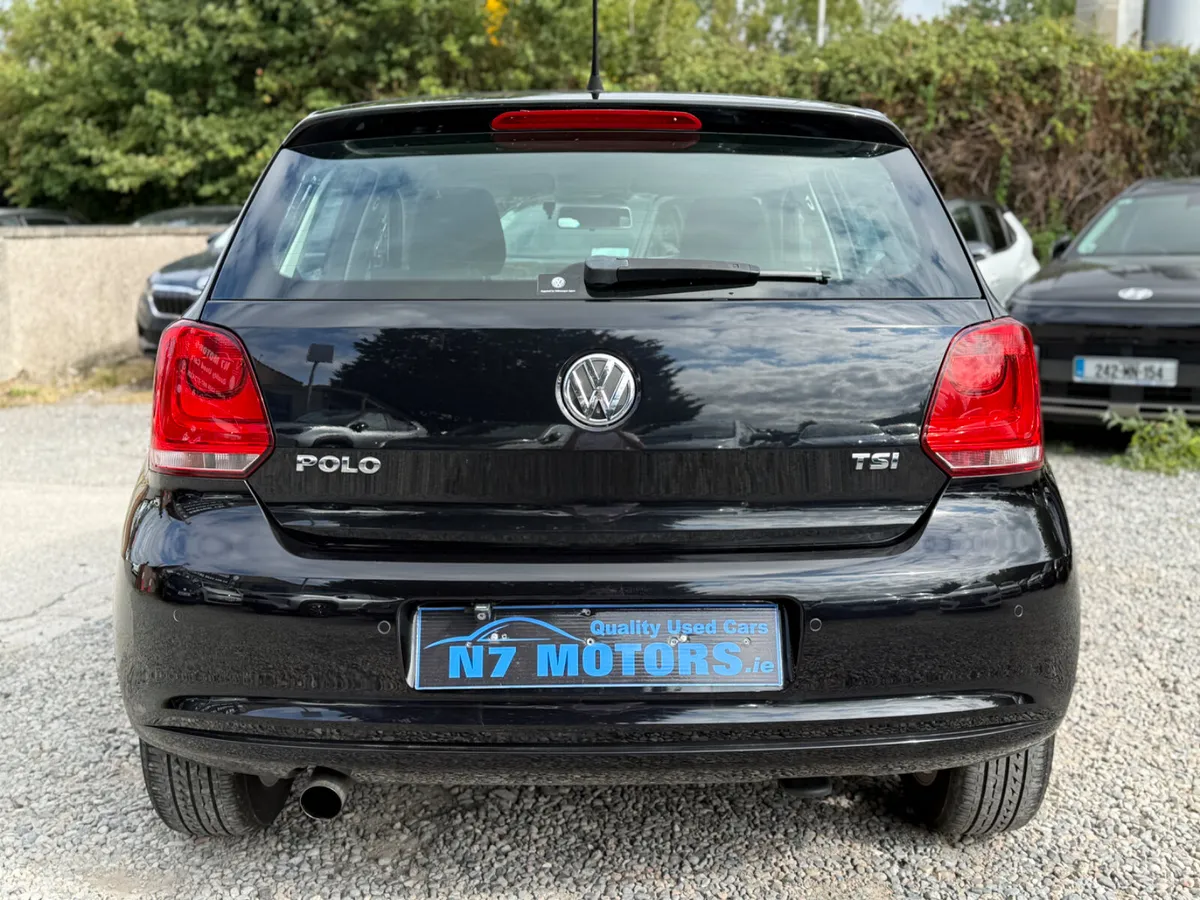 Volkswagen Polo Hatchback, Petrol, 2013, White