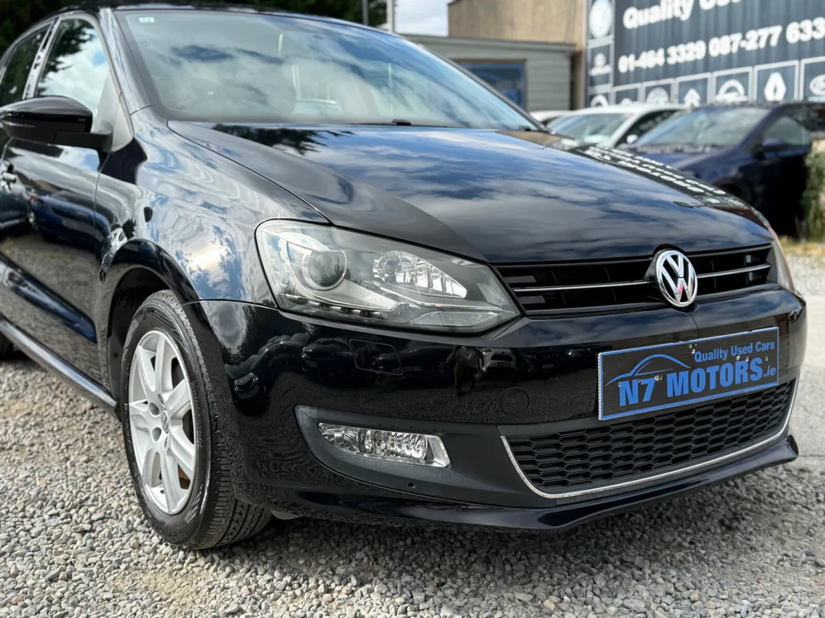 Volkswagen Polo Hatchback, Petrol, 2013, White