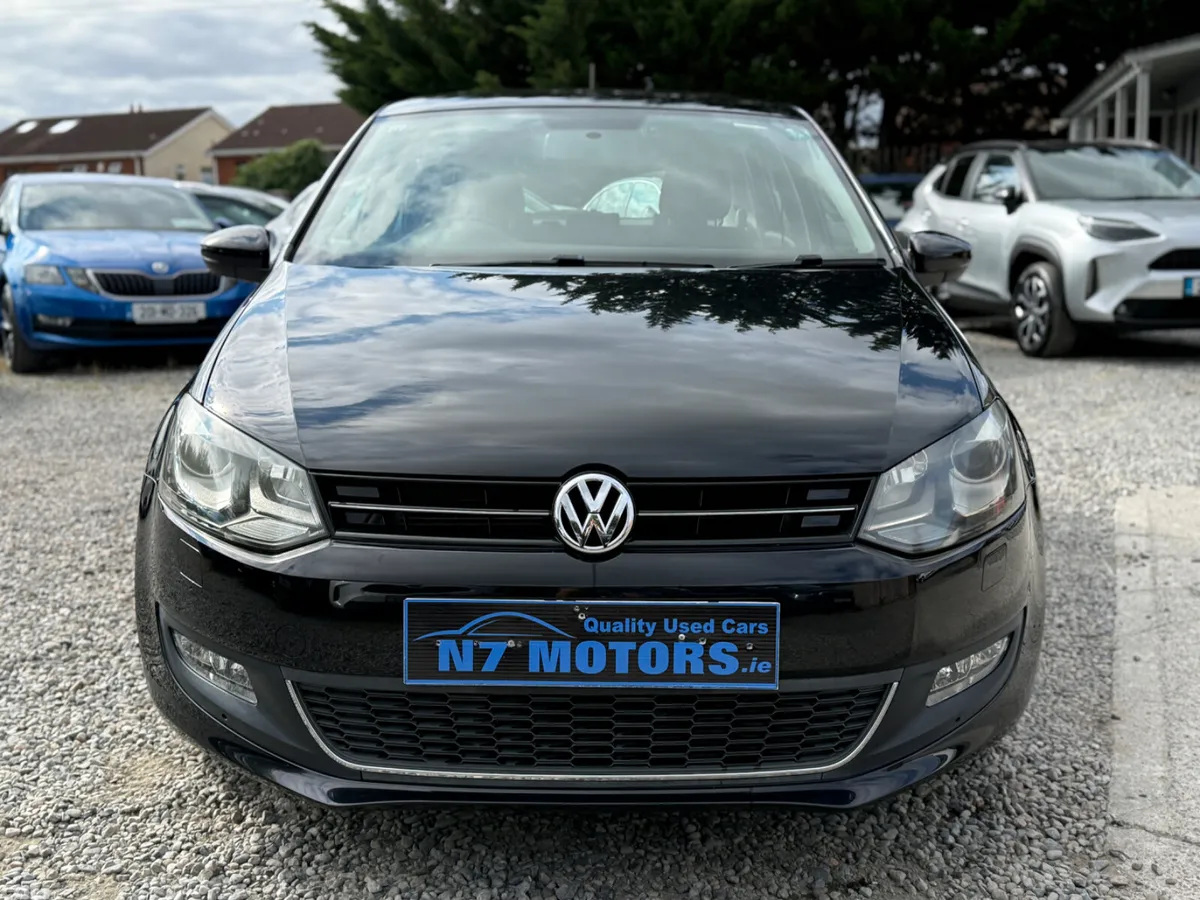 Volkswagen Polo Hatchback, Petrol, 2013, White
