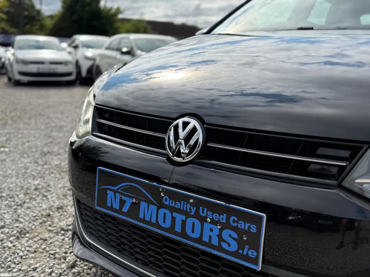 Volkswagen Polo Hatchback, Petrol, 2013, White