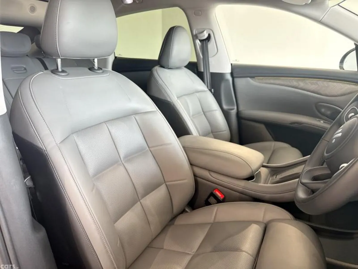MG IM6 SUV, Electric, 2026, Silver