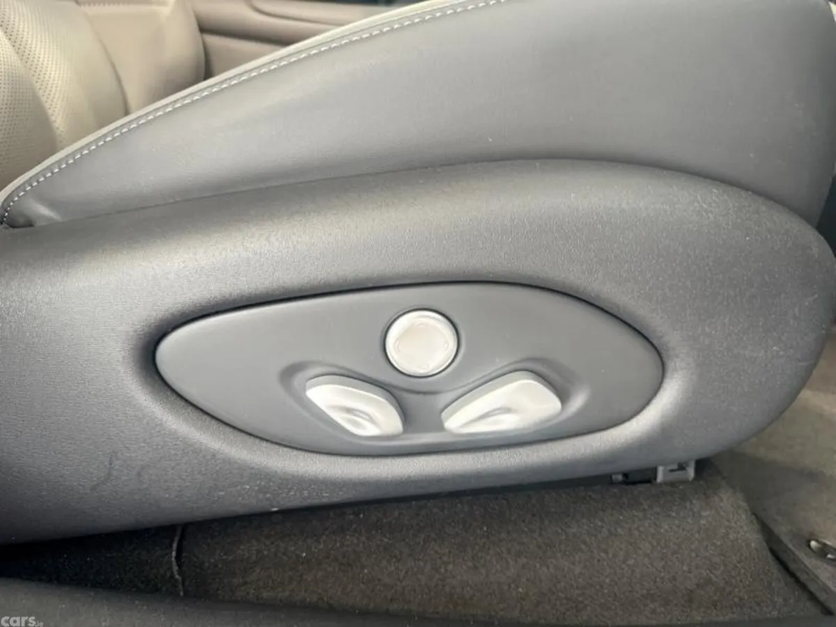 MG IM6 SUV, Electric, 2026, Silver