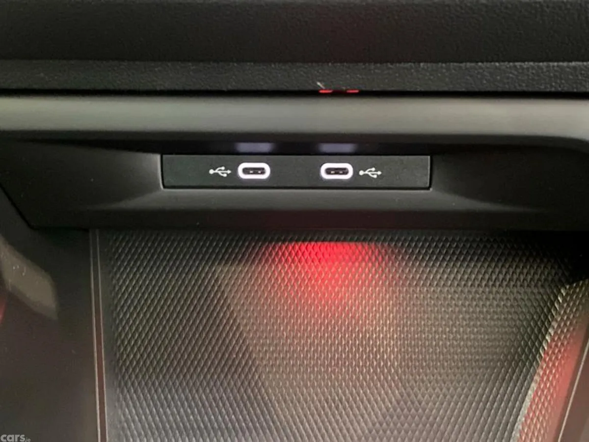 Volkswagen Golf Hatchback, Petrol Hybrid, 2021, Yellow
