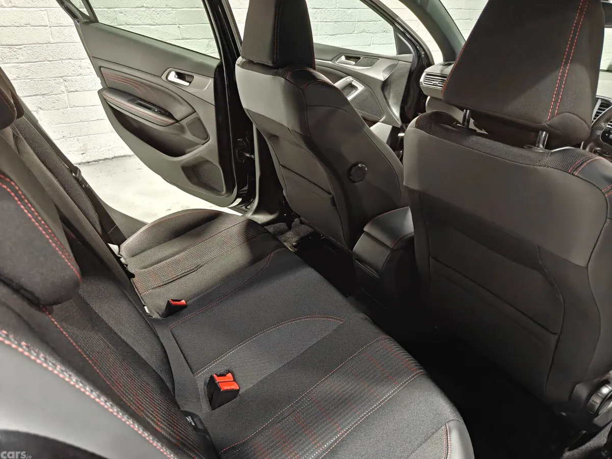 Peugeot 308 Hatchback, Petrol, 2018, Black