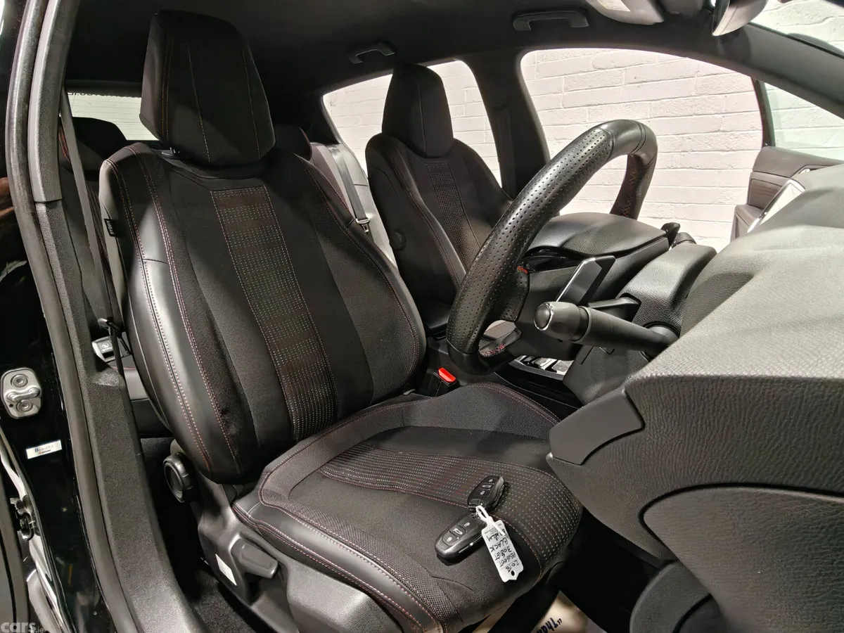 Peugeot 308 Hatchback, Petrol, 2018, Black