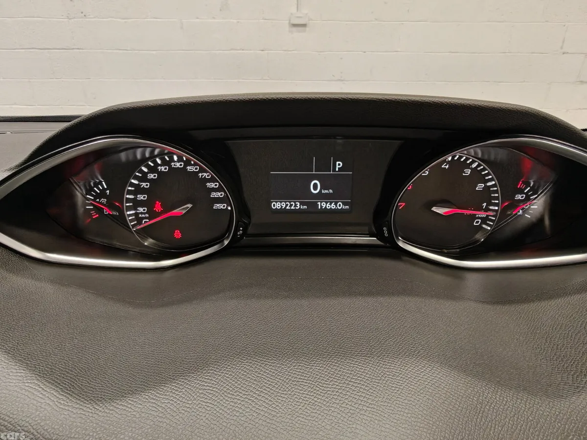 Peugeot 308 Hatchback, Petrol, 2018, Black