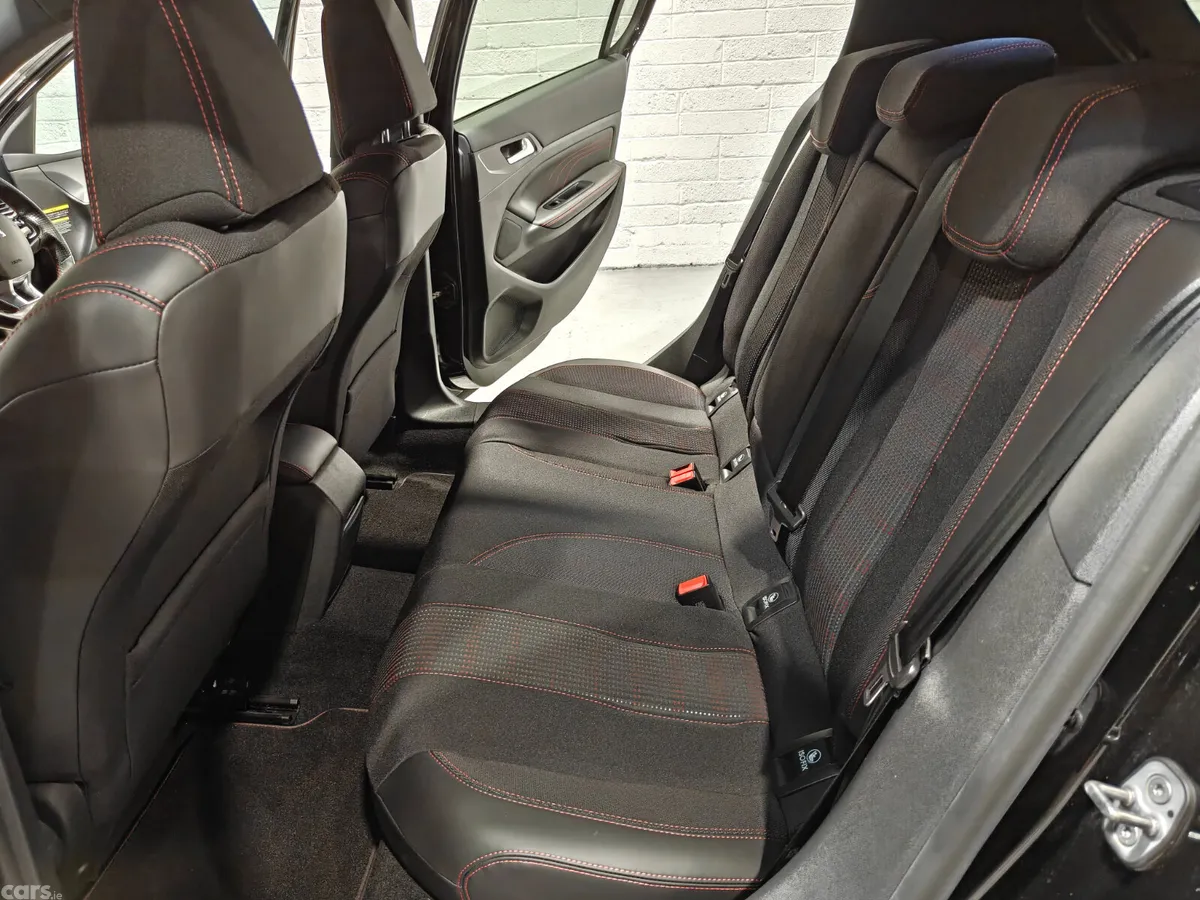 Peugeot 308 Hatchback, Petrol, 2018, Black