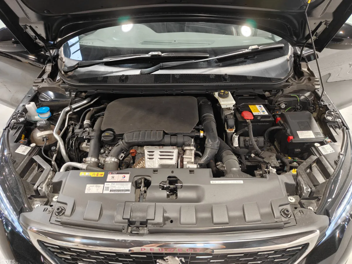 Peugeot 308 Hatchback, Petrol, 2018, Black