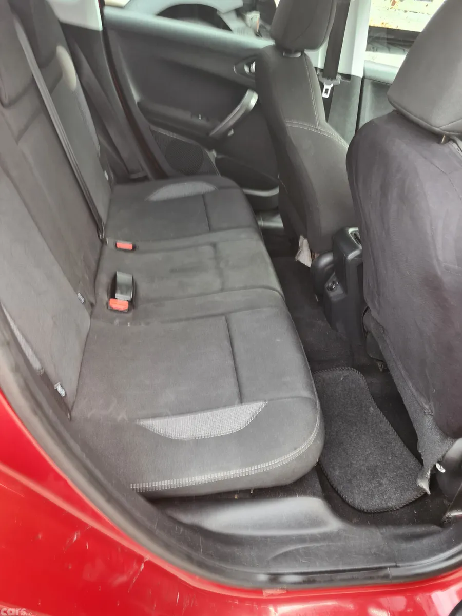 Peugeot 2008 Estate, Diesel, 2017, Red