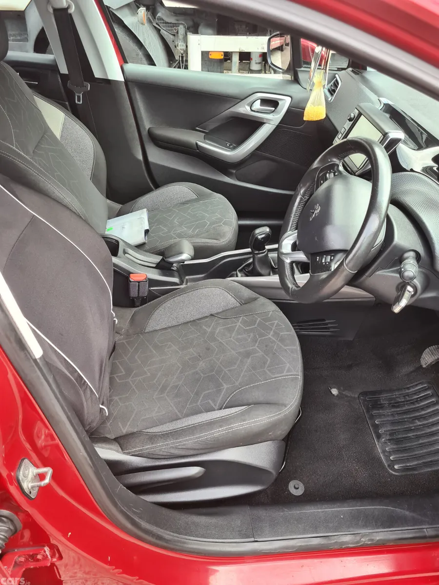 Peugeot 2008 Estate, Diesel, 2017, Red