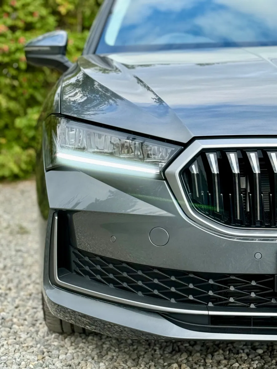 Skoda Superb Saloon, Diesel, 2026, Grey