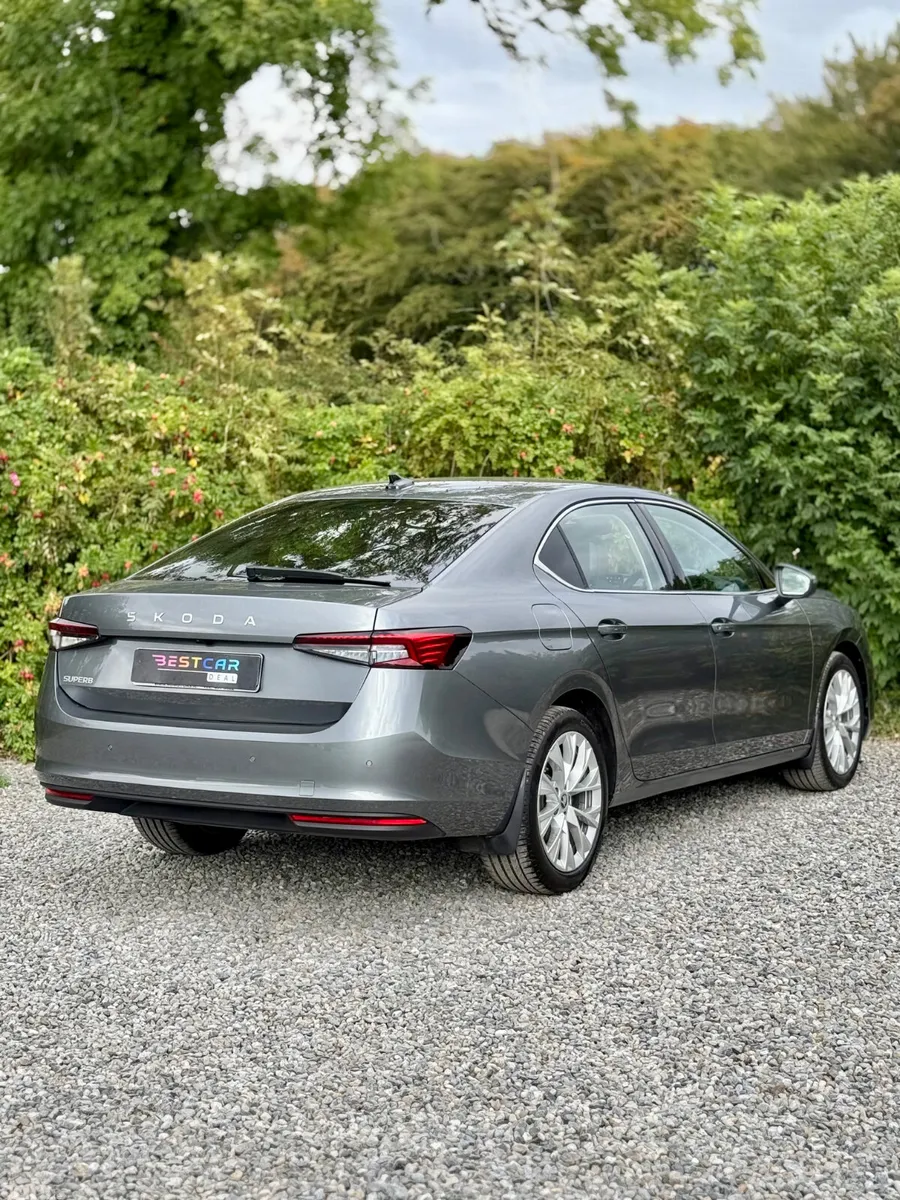 Skoda Superb Saloon, Diesel, 2026, Grey