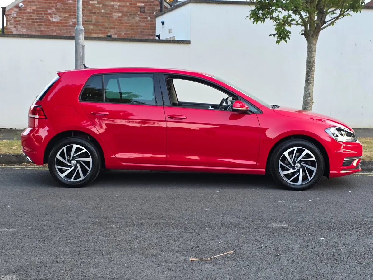 Volkswagen Golf Hatchback, Diesel, 2019, Red