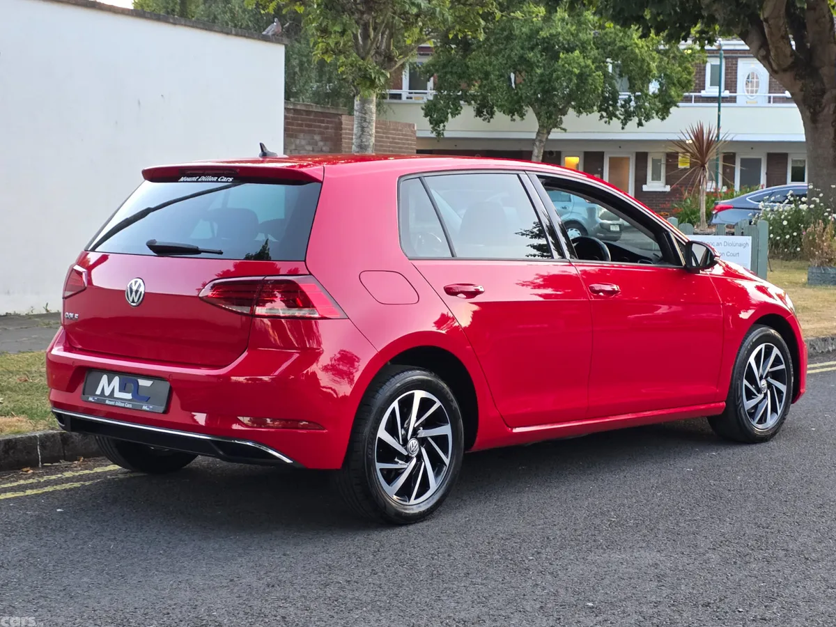 Volkswagen Golf Hatchback, Diesel, 2019, Red
