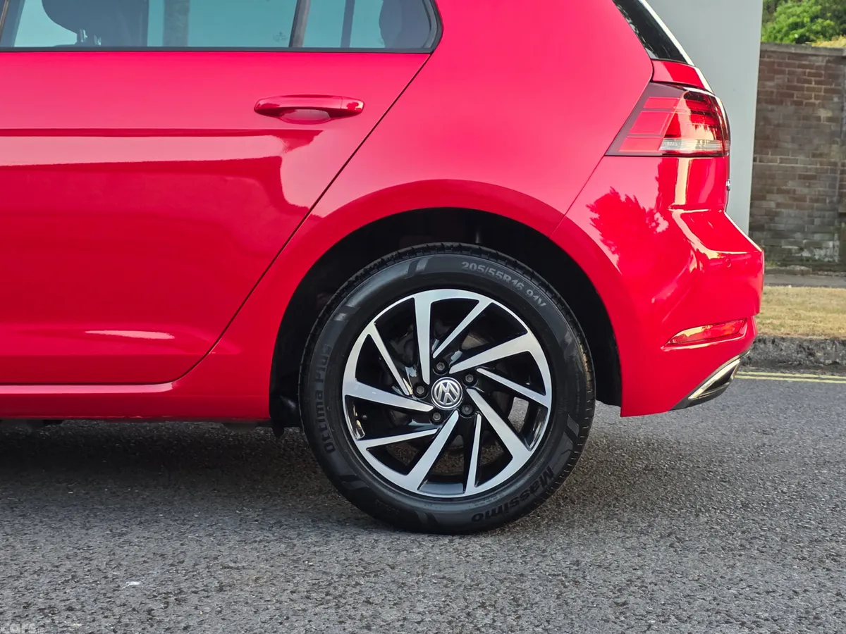 Volkswagen Golf Hatchback, Diesel, 2019, Red