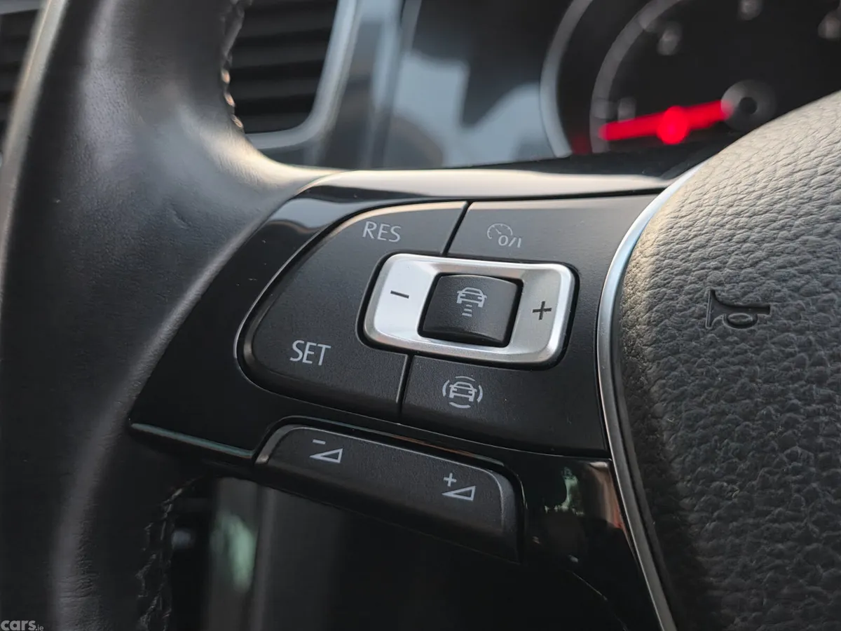 Volkswagen Golf Hatchback, Diesel, 2019, Red