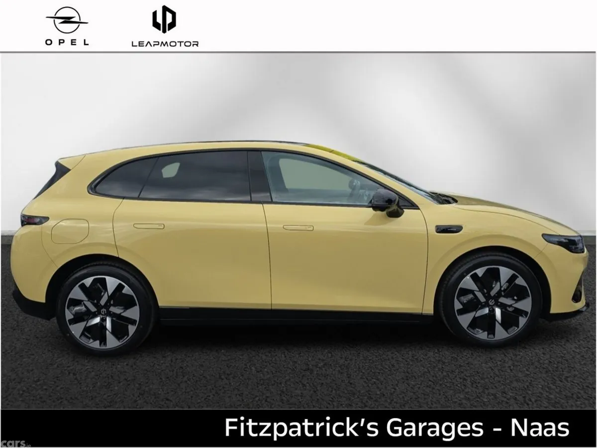 Leapmotor B05 Hatchback, Electric, 2026, Yellow