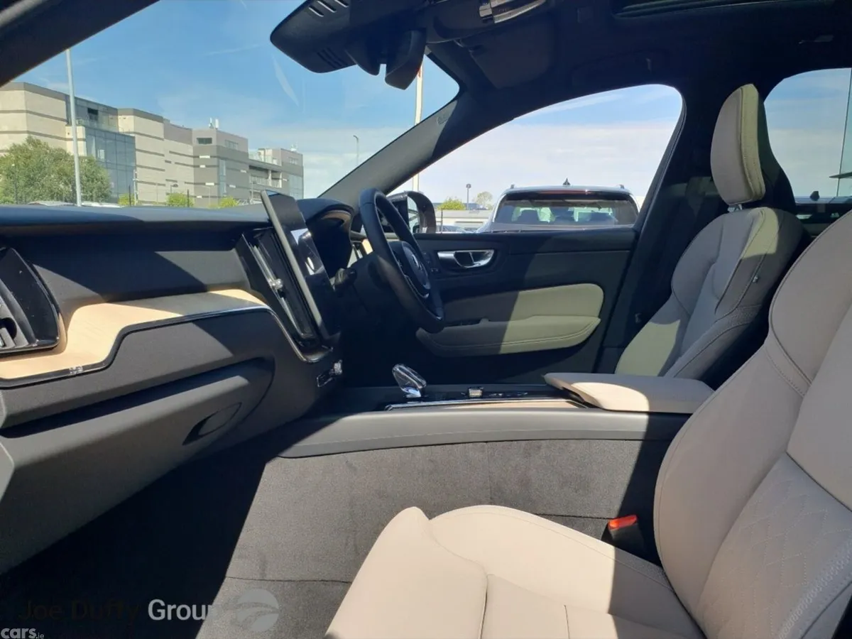 Volvo XC60 SOLD ! T6 AWD PHEV Plus BRIGHT with PLU, Swords