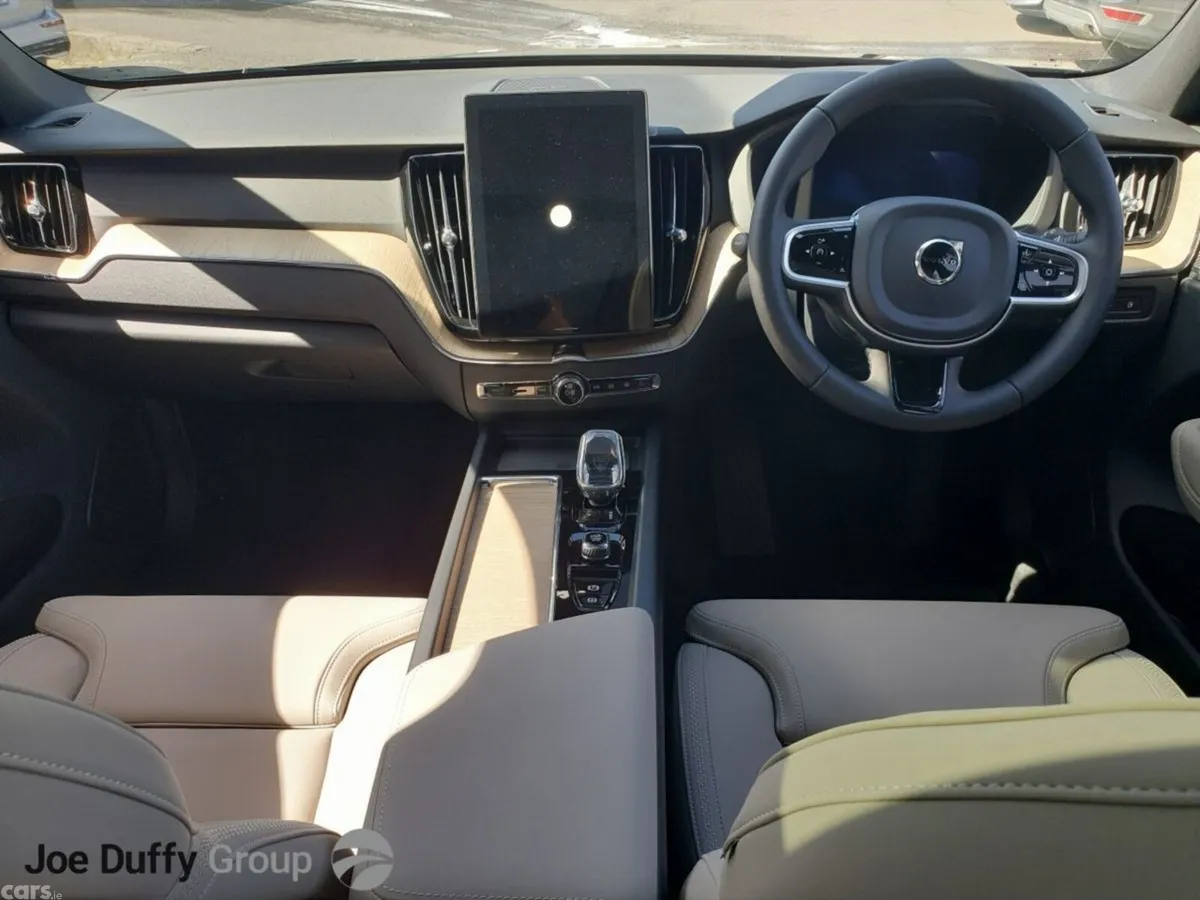 Volvo XC60 SOLD ! T6 AWD PHEV Plus BRIGHT with PLU, Swords