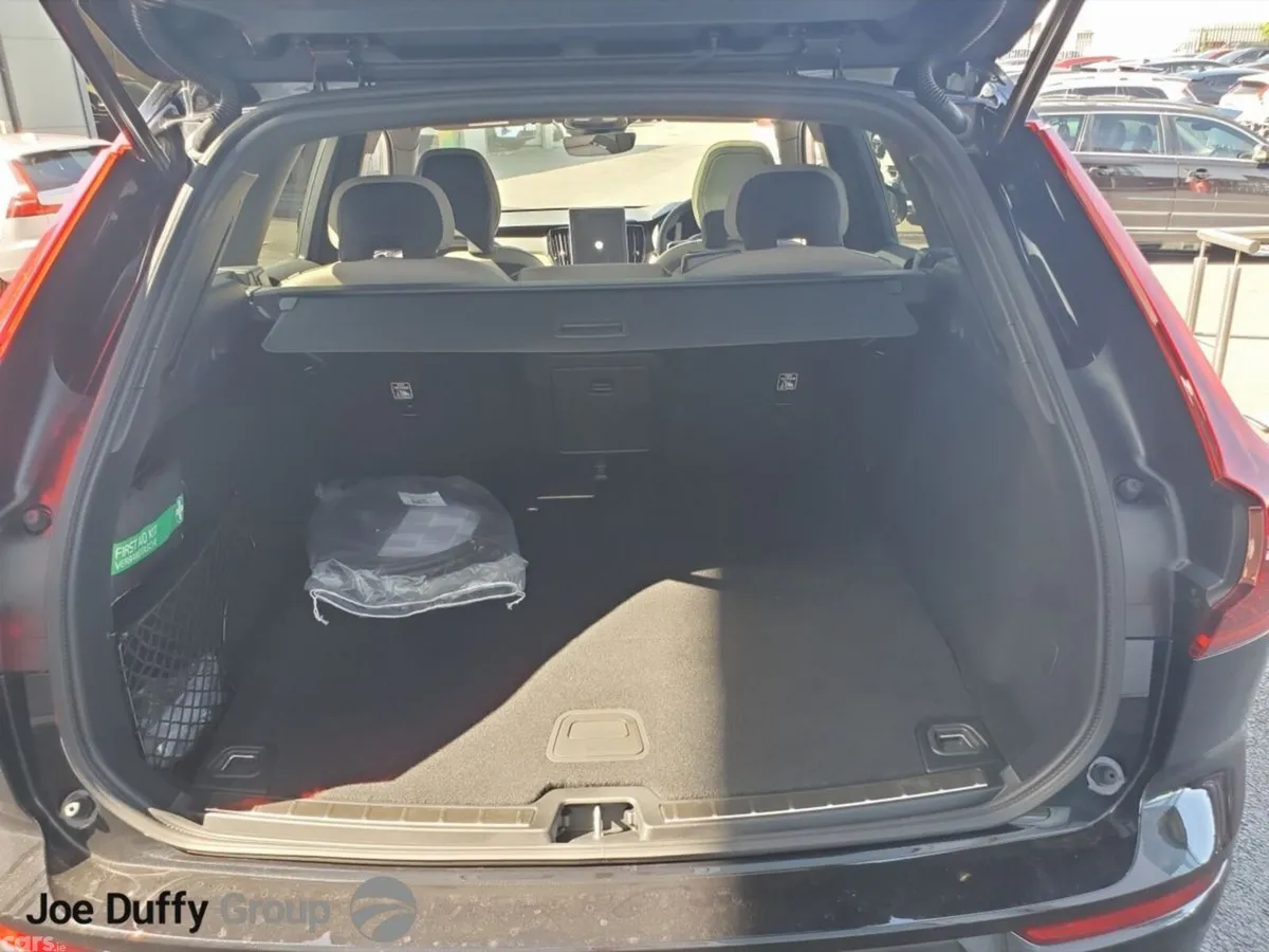 Volvo XC60 SOLD ! T6 AWD PHEV Plus BRIGHT with PLU, Swords