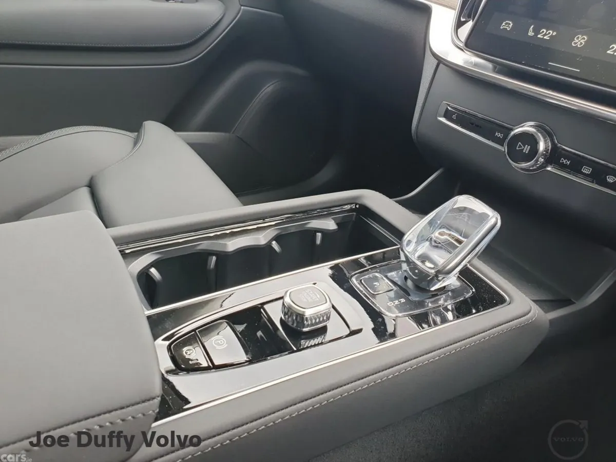 Volvo XC90 SUV, Petrol Plug-in Hybrid, 2026, 