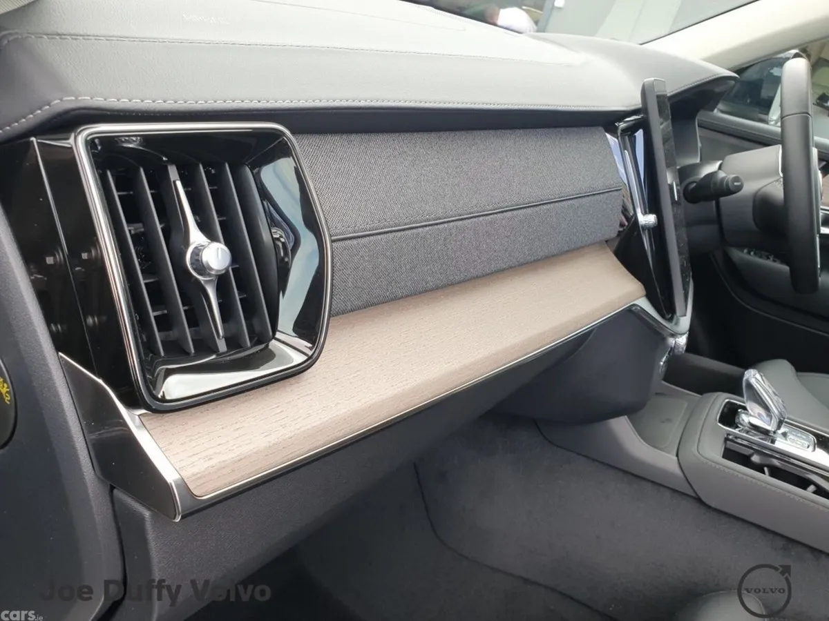 Volvo XC90 SUV, Petrol Plug-in Hybrid, 2026, 