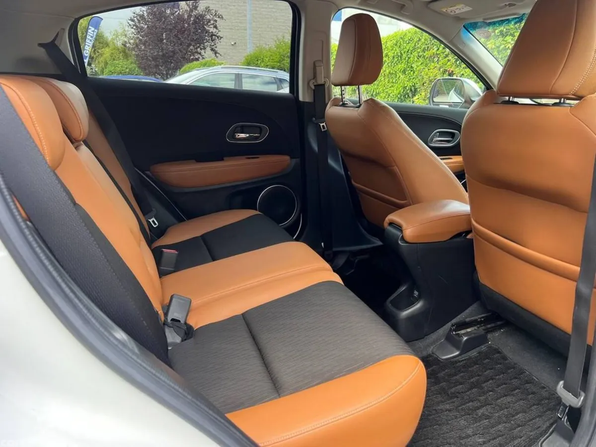 Honda Vezel SUV, Petrol Hybrid, 2019, White