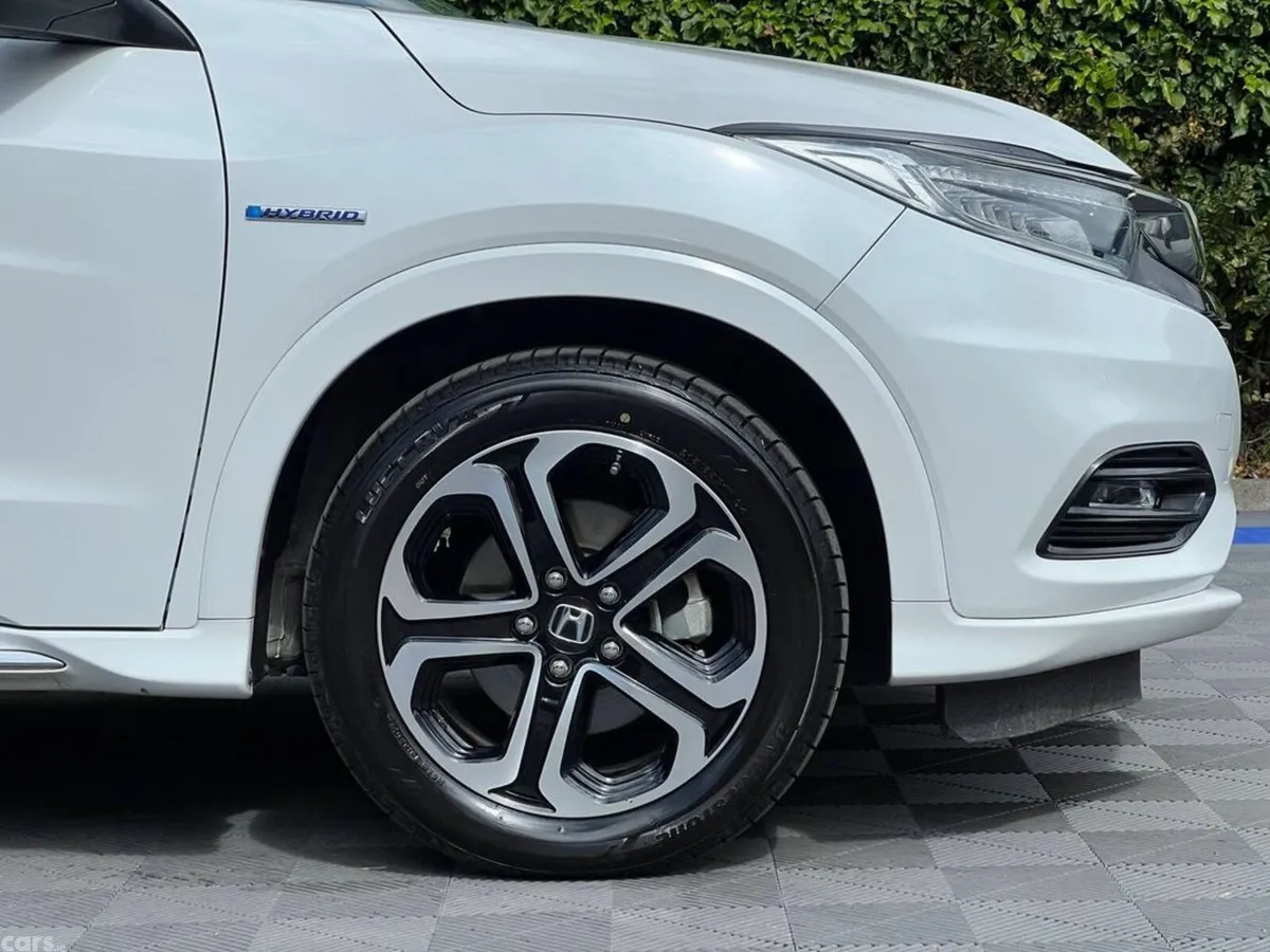 Honda Vezel SUV, Petrol Hybrid, 2019, White