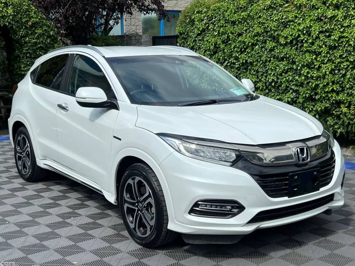 Honda Vezel SUV, Petrol Hybrid, 2019, White