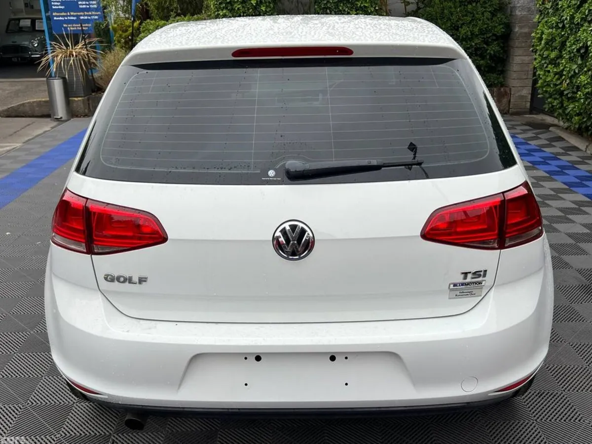 Volkswagen Golf Hatchback, Petrol, 2015, White