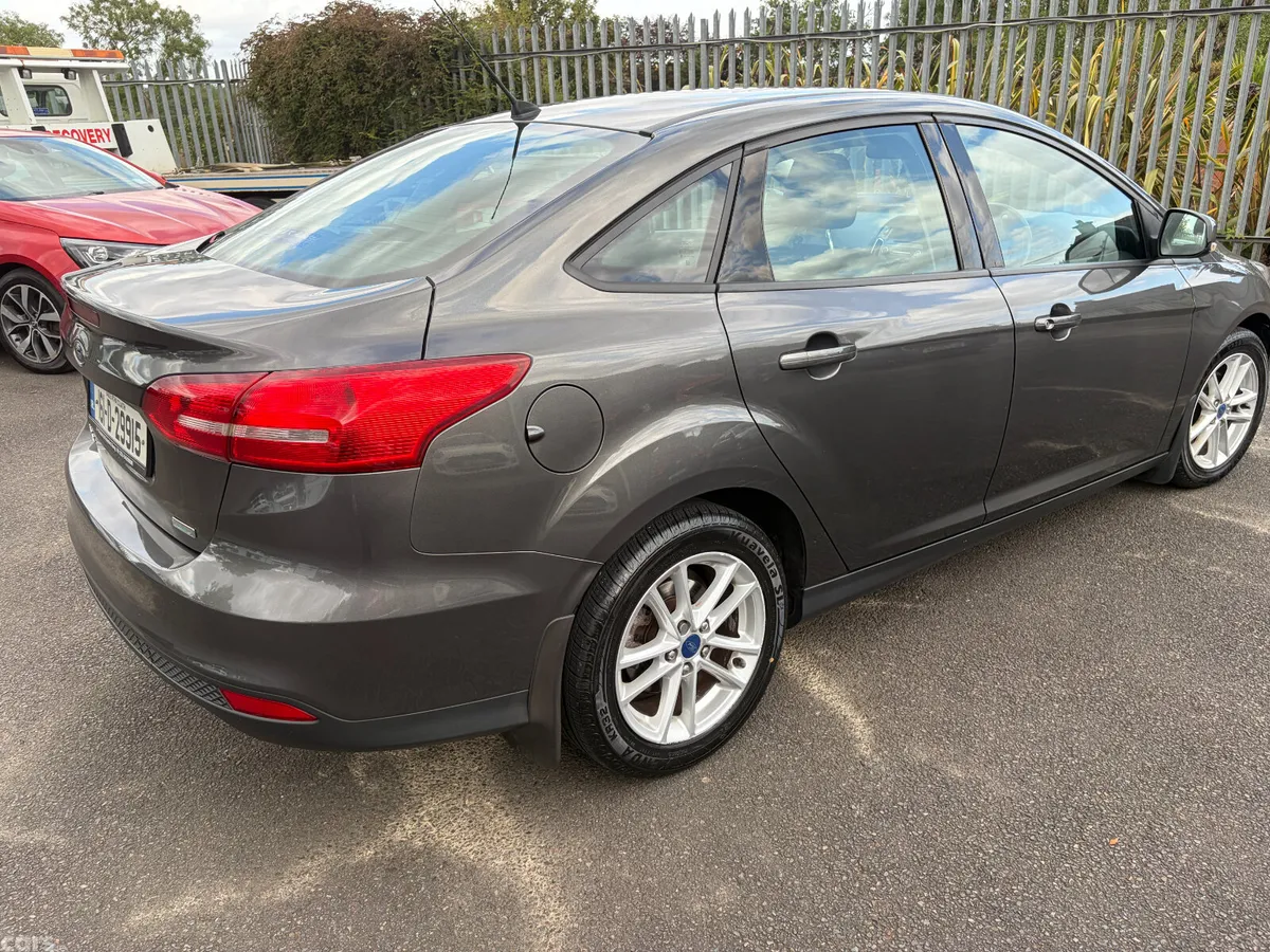 Ford Focus Saloon, Petrol, 2016, Grey