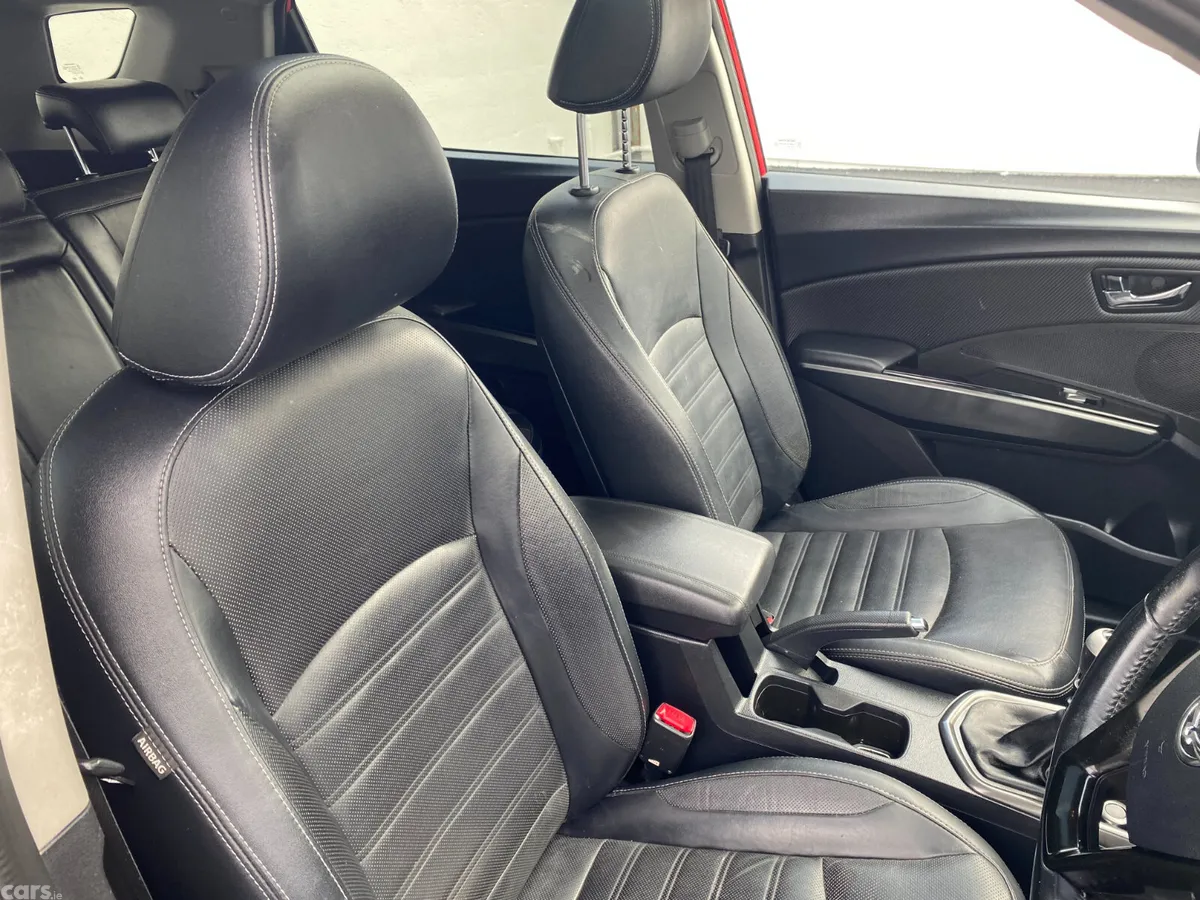 SsangYong Tivoli SUV, Diesel, 2016, Red