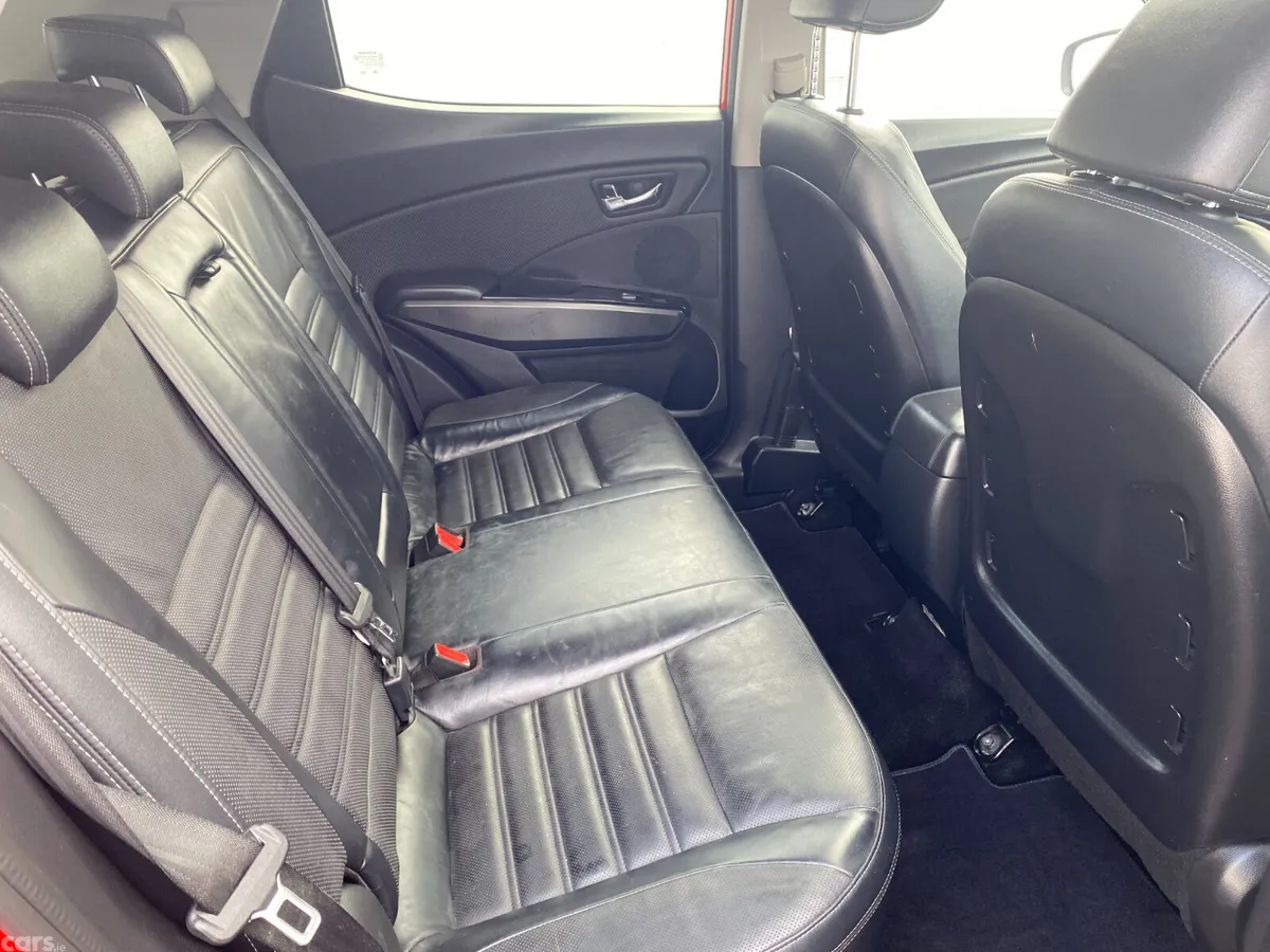 SsangYong Tivoli SUV, Diesel, 2016, Red