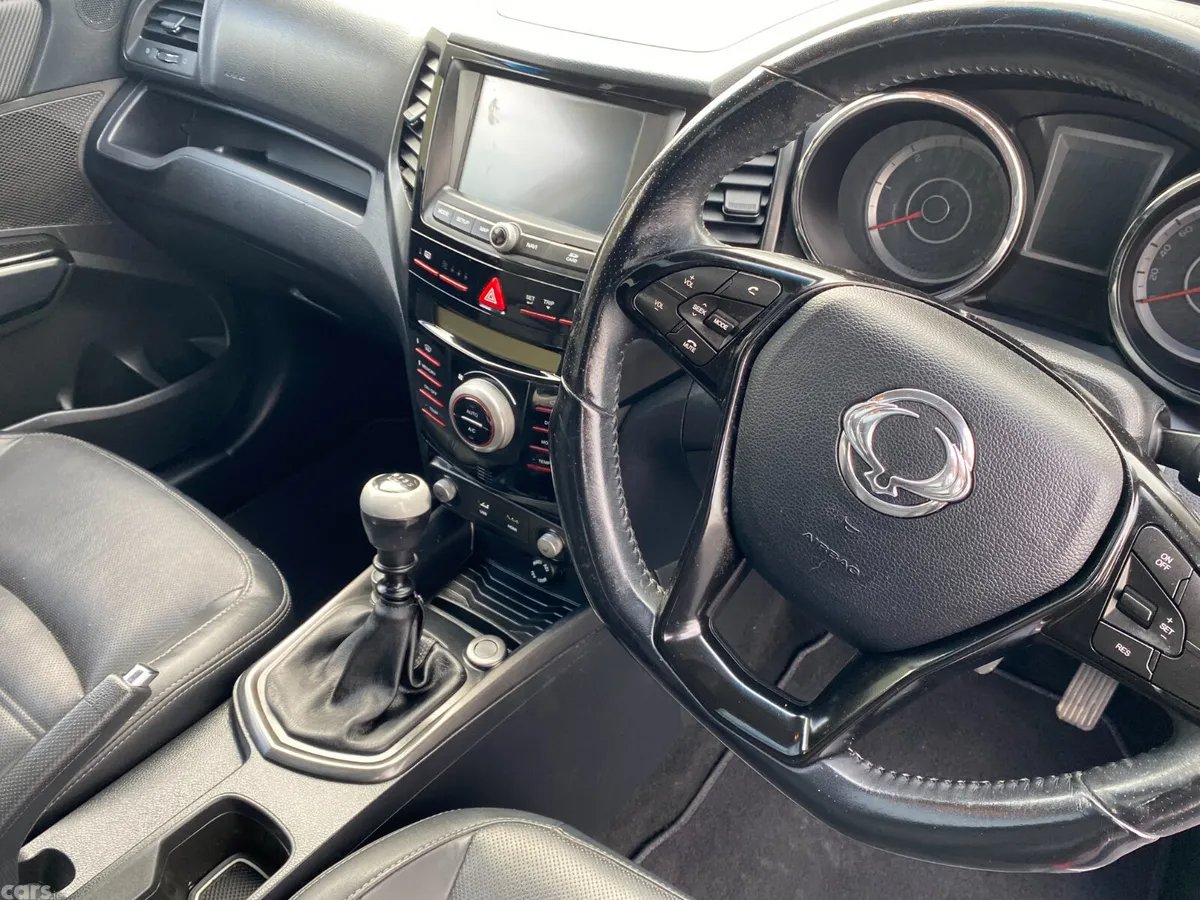 SsangYong Tivoli SUV, Diesel, 2016, Red