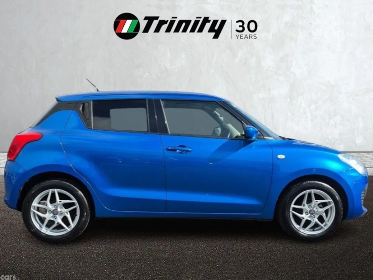 Suzuki Swift Hatchback, Petrol, 2022, Blue
