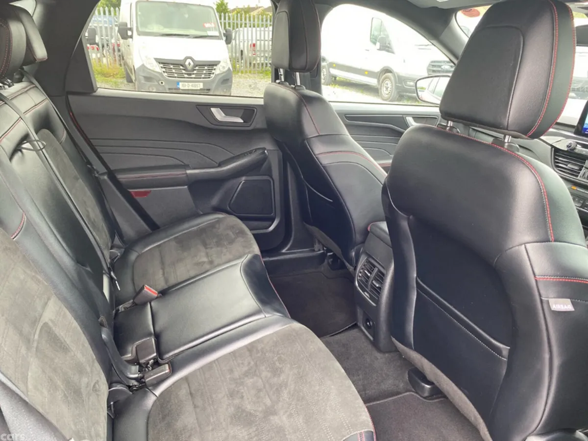 Ford Kuga MPV, Petrol Plug-in Hybrid, 2023, Red