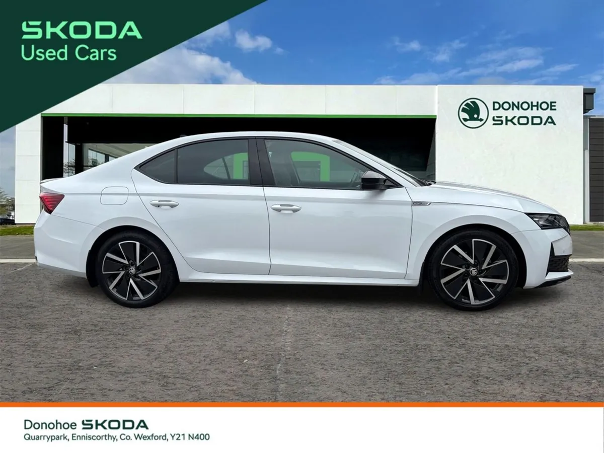 Skoda Octavia Saloon, Diesel, 2025, White