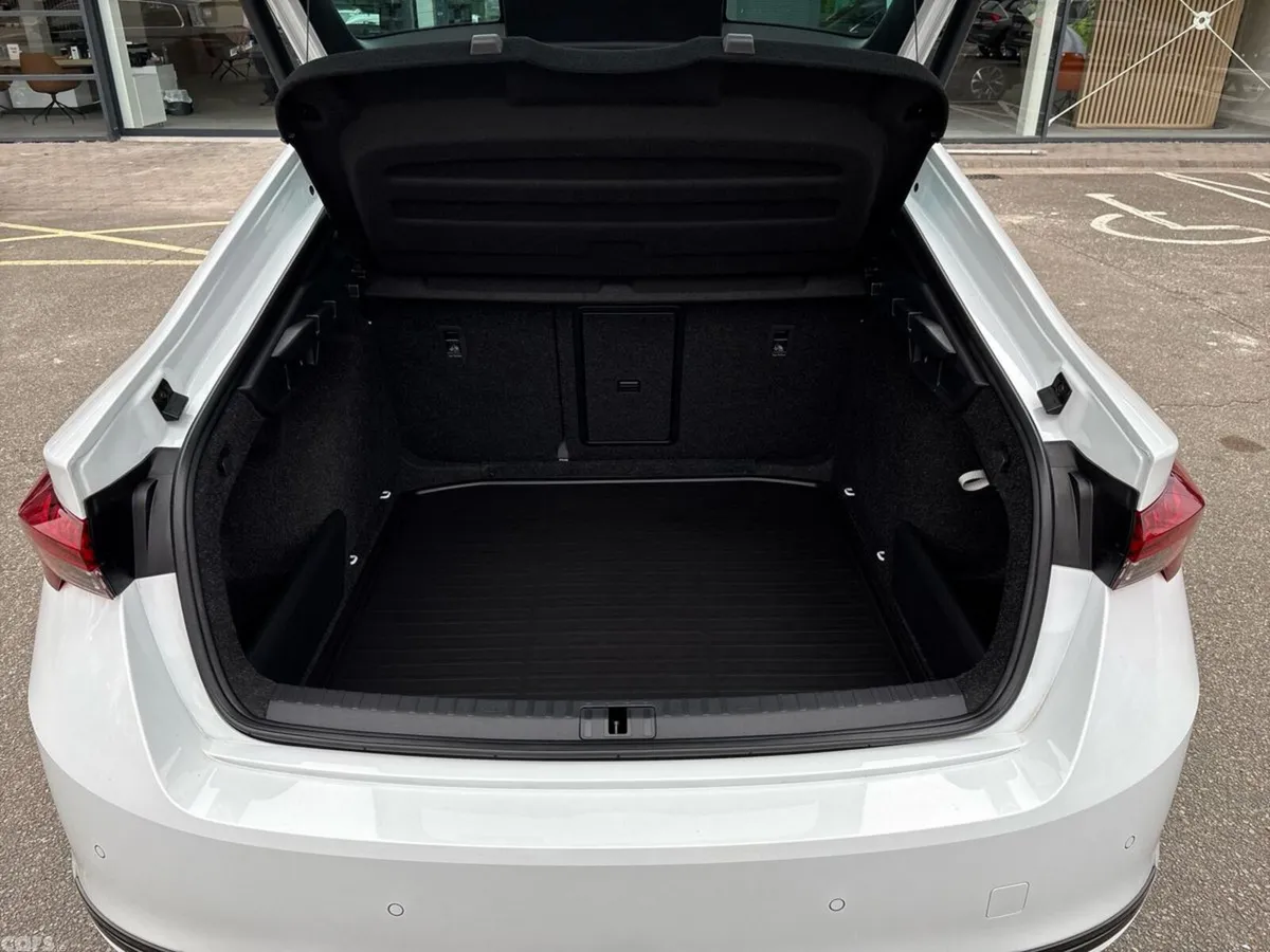 Skoda Octavia Saloon, Diesel, 2025, White