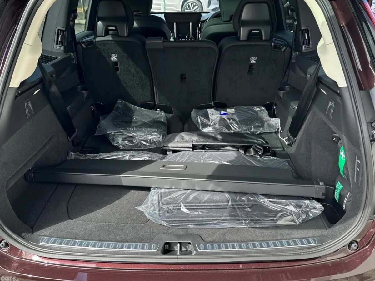 Volvo XC90 SUV, Petrol Plug-in Hybrid, 2026, Red