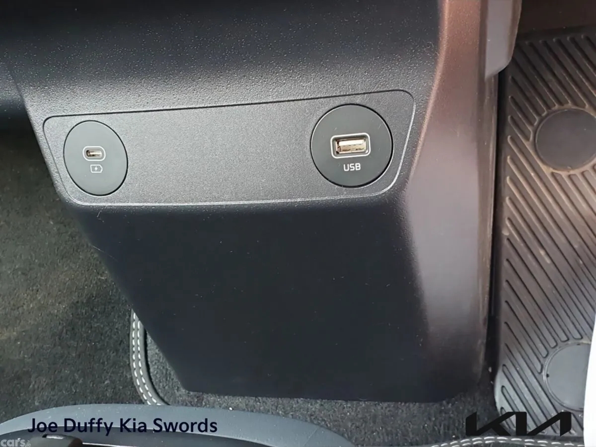 Kia EV6 MPV, Electric, 2024, Red