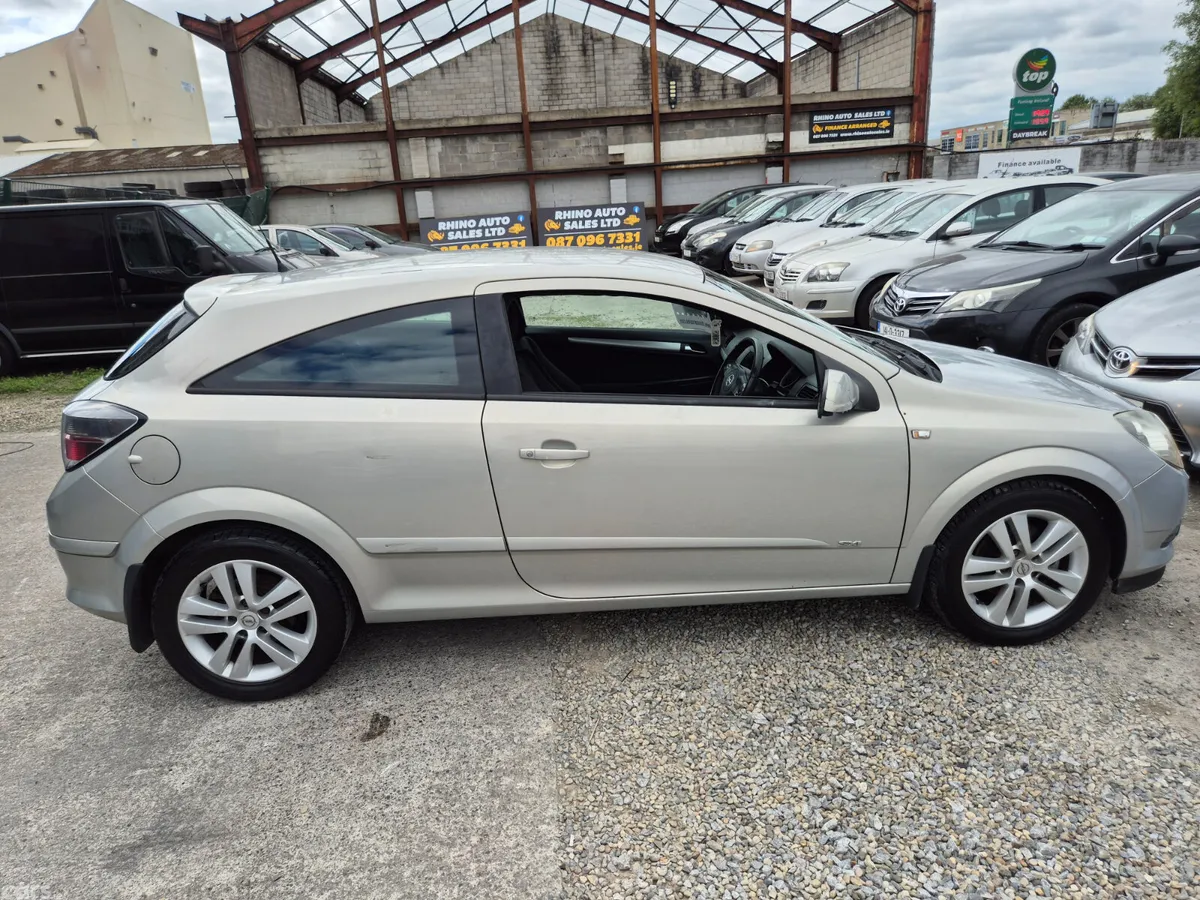 Opel Astra Hatchback, Petrol, 2007, Yellow