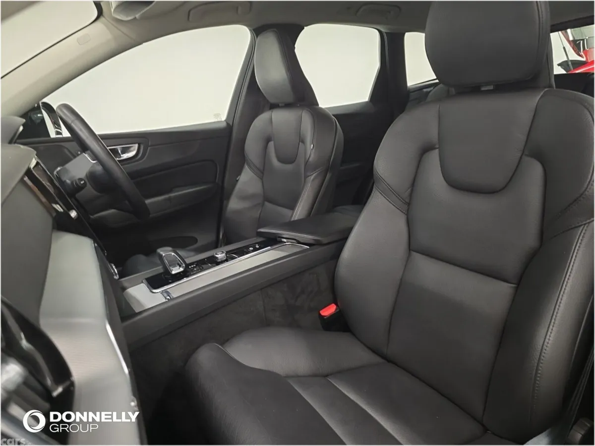 Volvo XC60 Estate, Diesel, 2023, Silver